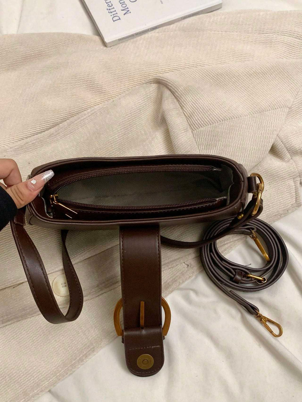 Women Retro Solid Color Dual Strap Suede Shoulder Crossbody Saddle Bag, Autumn And Winter Hot Women Bag, Suede Purse, Newest Fashionable Suede Bag For Women